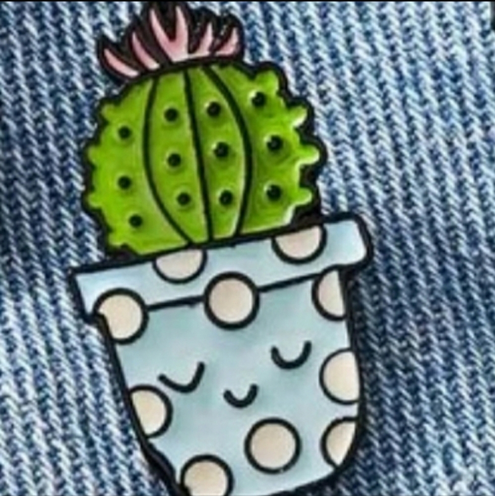 🆕SET OF CACTUS ENAMEL PINS - Picture 2 of 3